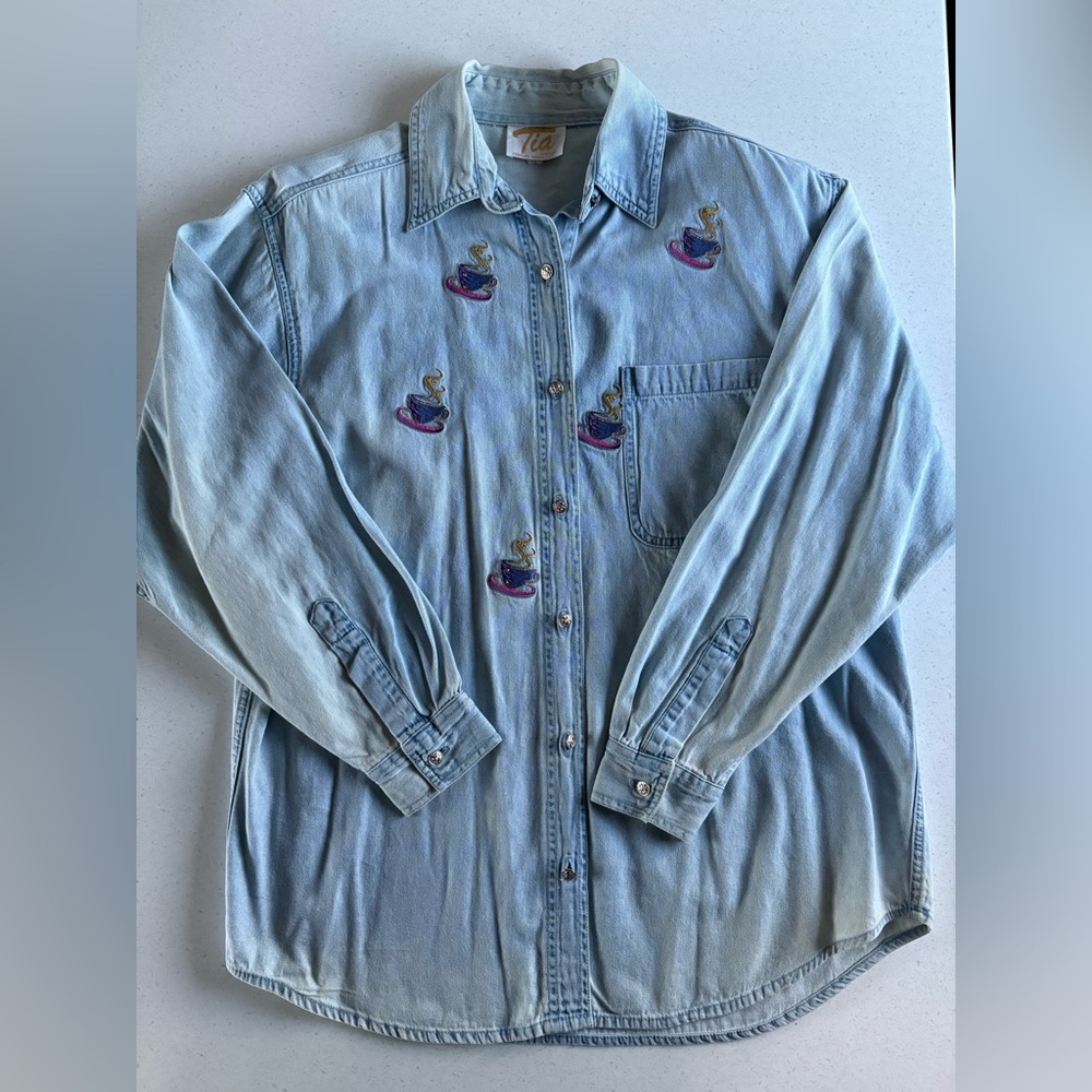 Vintage 90s Women’s Tia Designs Embroidered Tea Coffee Cup Button Down Shirt